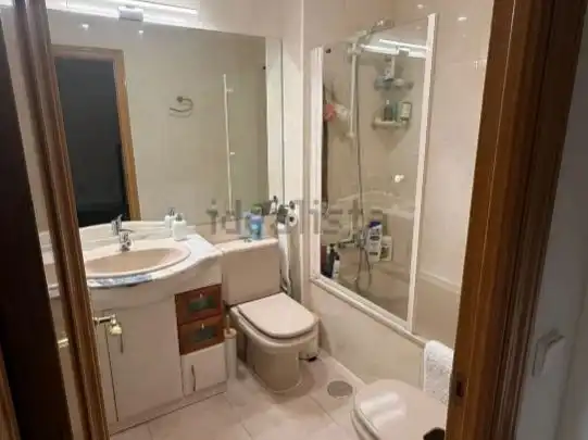 Bany de Casa o xalet de lloguer en San Lorenzo de El Escorial amb Aire condicionat, Terrassa i Balcó