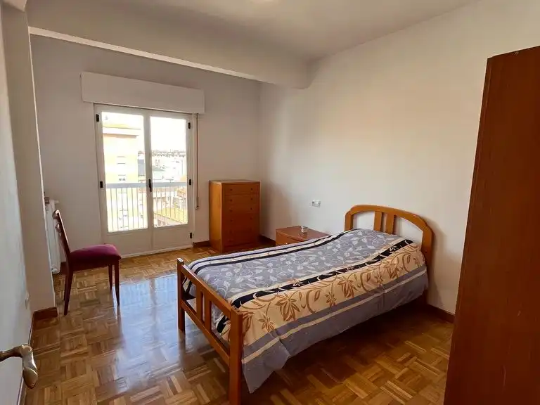 Zimmer in Avenida de las Tres Cruces, 28, Las Viñas