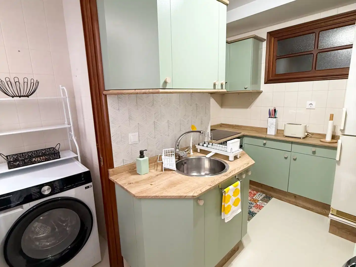 Piso de alquiler en Calle de La Coruña, 6, Centro Cocina de Piso de alquiler en Ferrol con Calefacción, Parquet y Amueblado