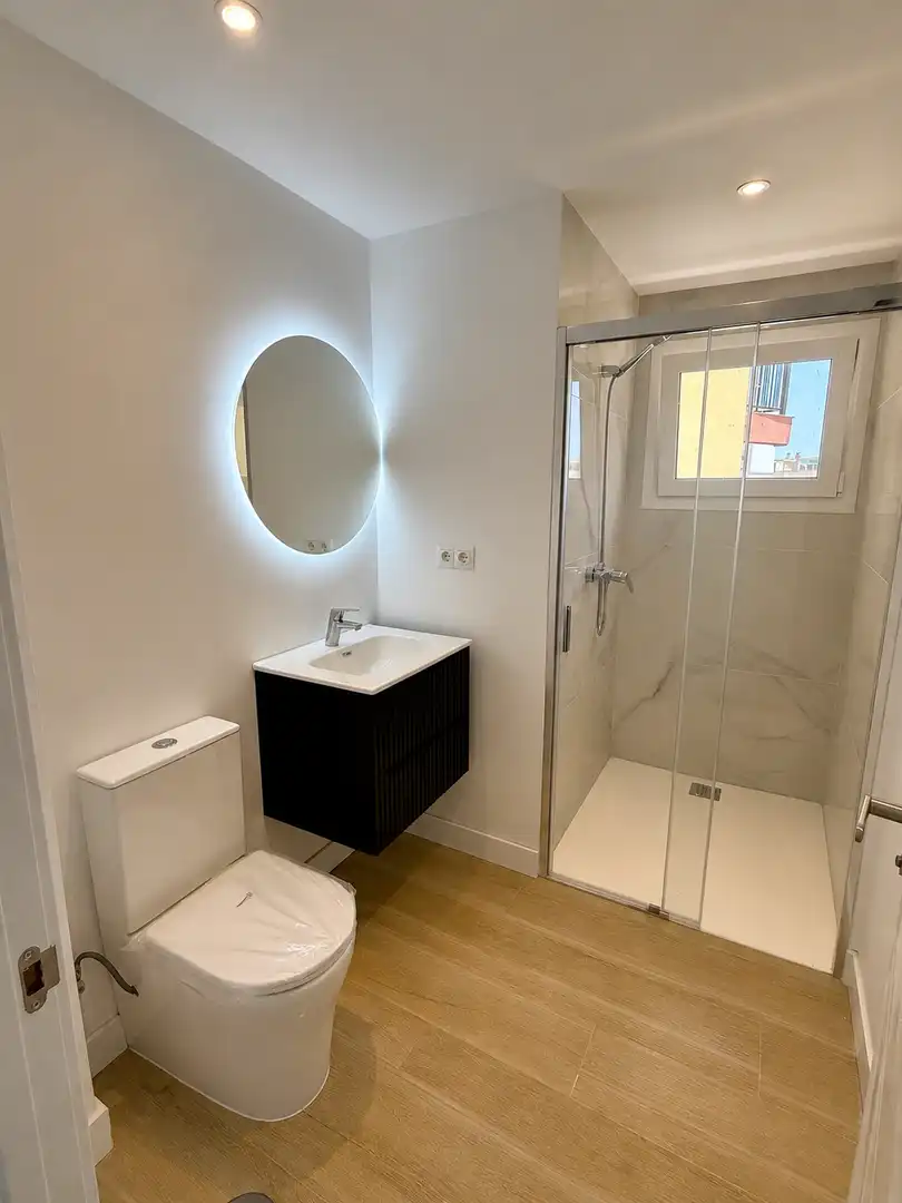 Bathroom of Flat for rent in Torremolinos  with Air Conditioner, Private garden and Terrace