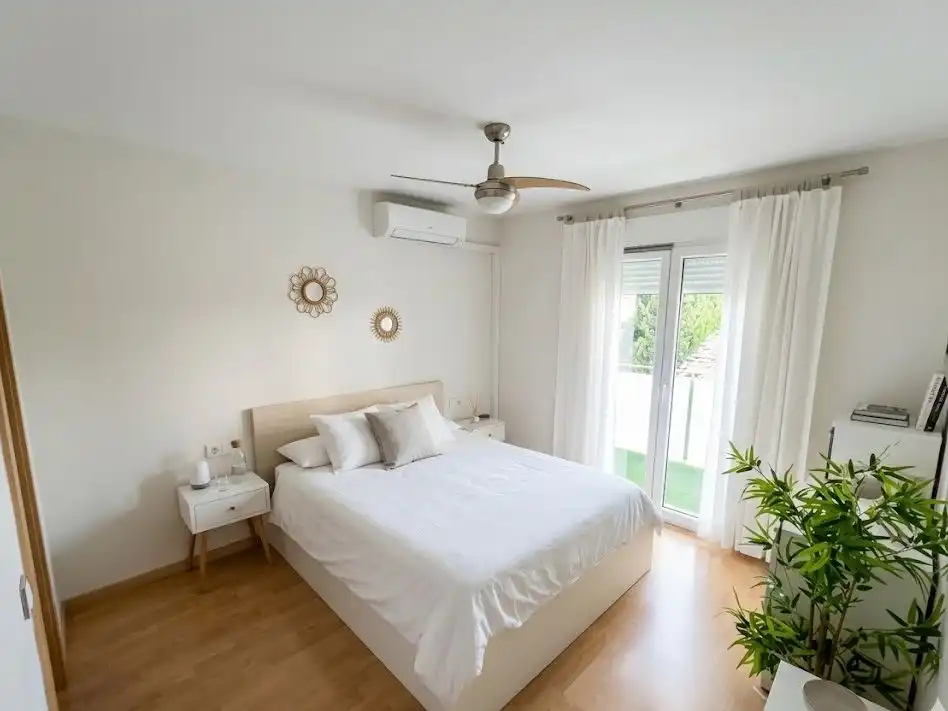 Bedroom of Flat for sale in Sant Just Desvern  with Air Conditioner, Terrace and Swimming Pool