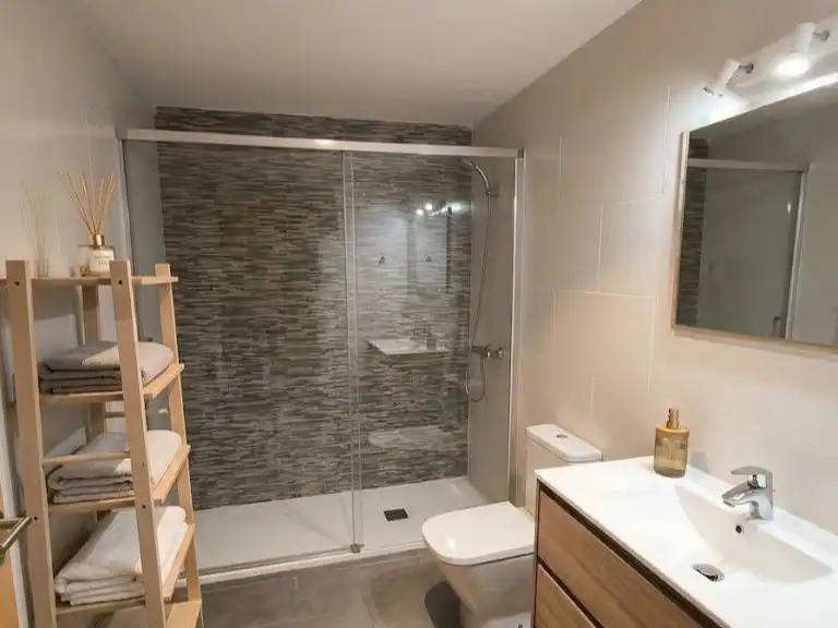 Bathroom of Flat for sale in Sant Just Desvern  with Air Conditioner, Terrace and Swimming Pool