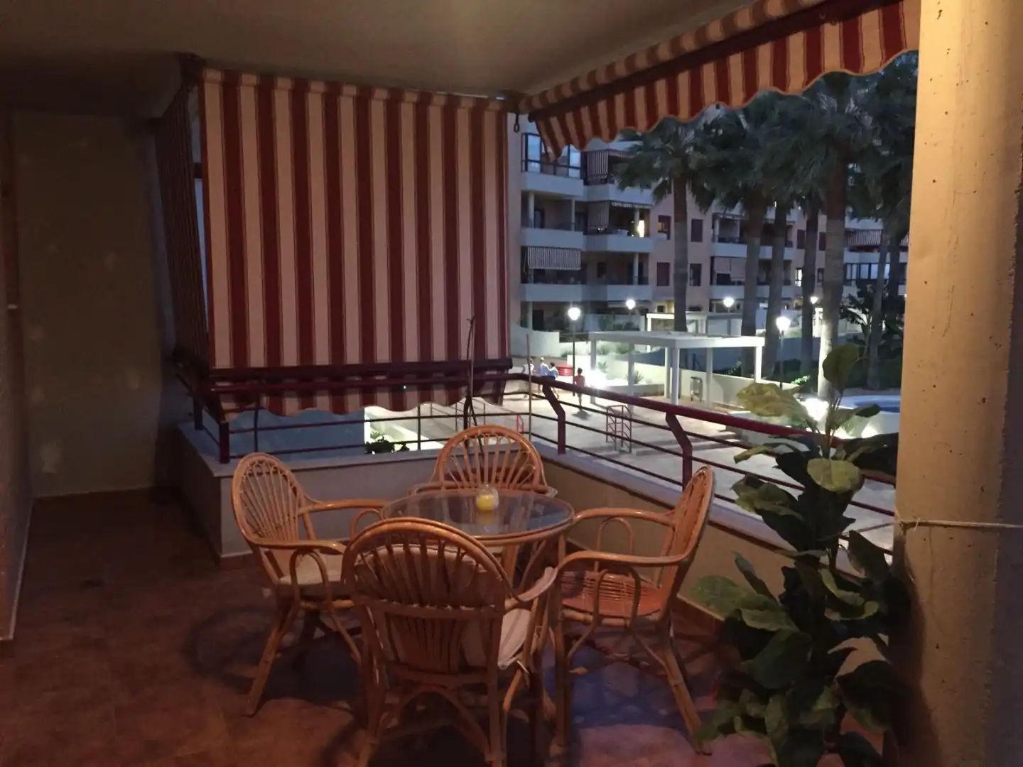 Terrassa de Pis de lloguer en Almería amb Aire condicionat, Calefacció i Jardí privat