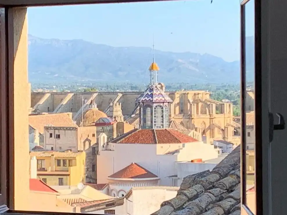 Einfamilien-Reihenhaus zum Verkauf in Centre Außenansicht von Einfamilien-Reihenhaus zum Verkauf in Tortosa mit Klimaanlage, Heizung und Terrasse