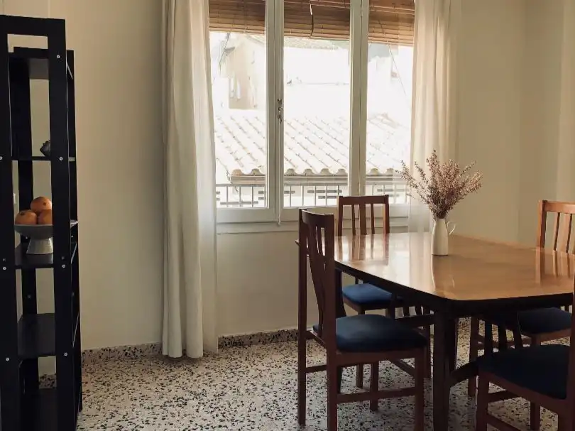Einfamilien-Reihenhaus zum Verkauf in Centre Esszimmer von Einfamilien-Reihenhaus zum Verkauf in Tortosa mit Klimaanlage, Heizung und Terrasse