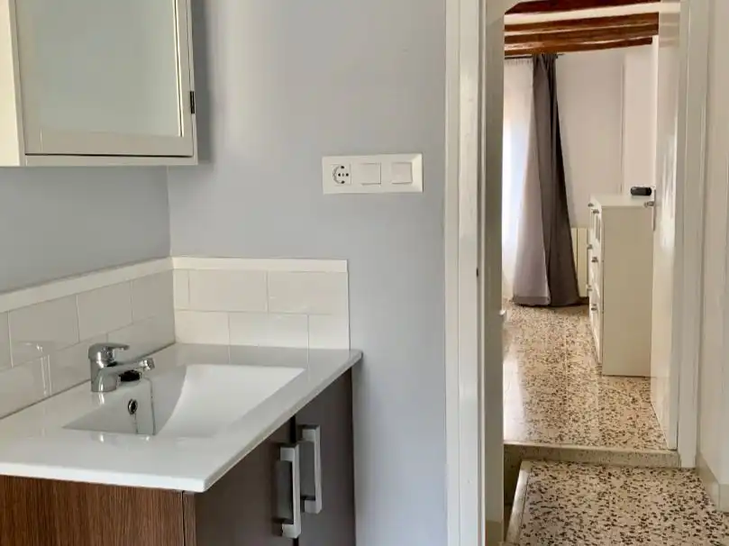 Einfamilien-Reihenhaus zum Verkauf in Centre Badezimmer von Einfamilien-Reihenhaus zum Verkauf in Tortosa mit Klimaanlage, Heizung und Terrasse