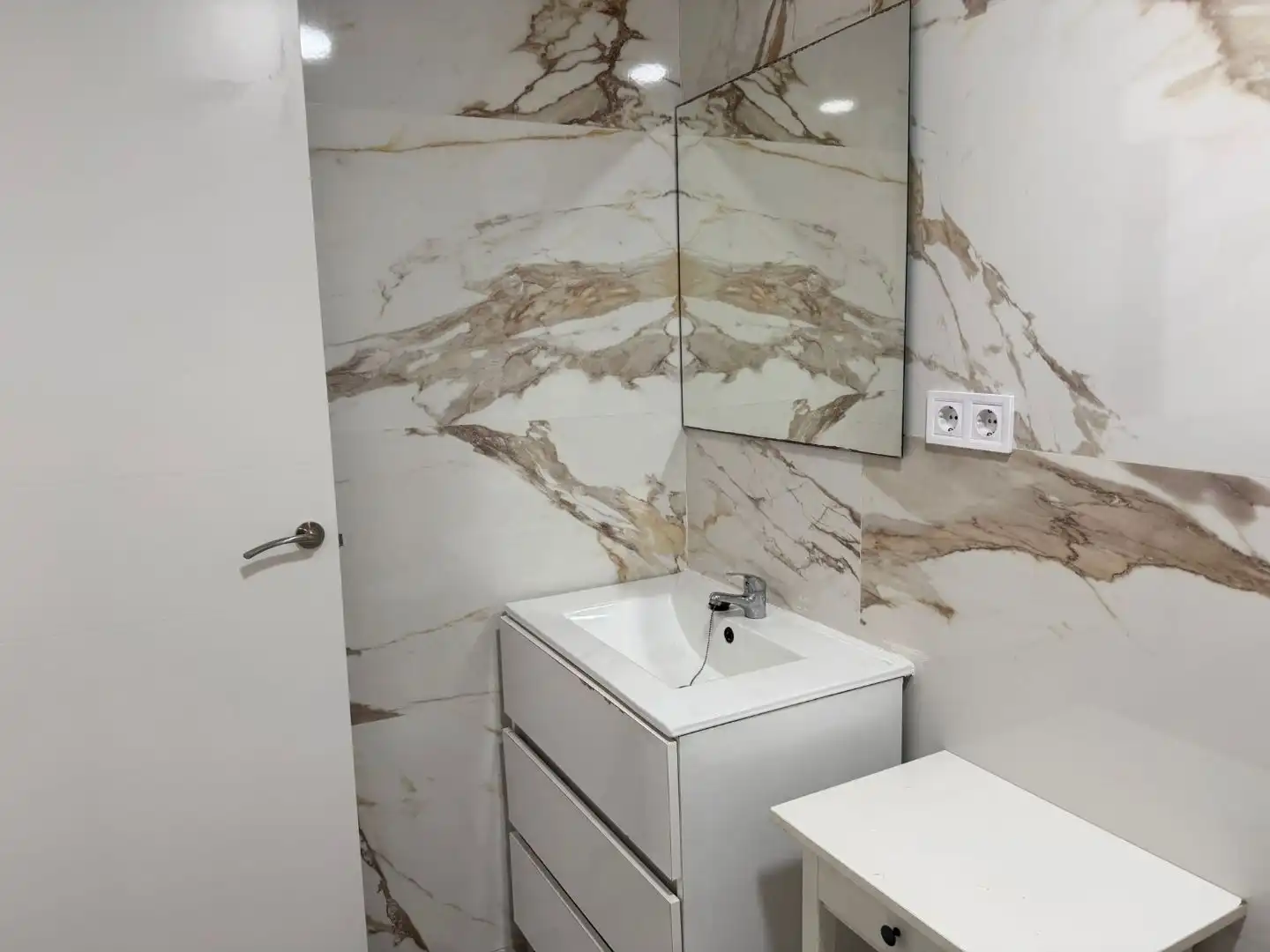 Badezimmer von Wohnungen zum Verkauf in Madrid mit Klimaanlage