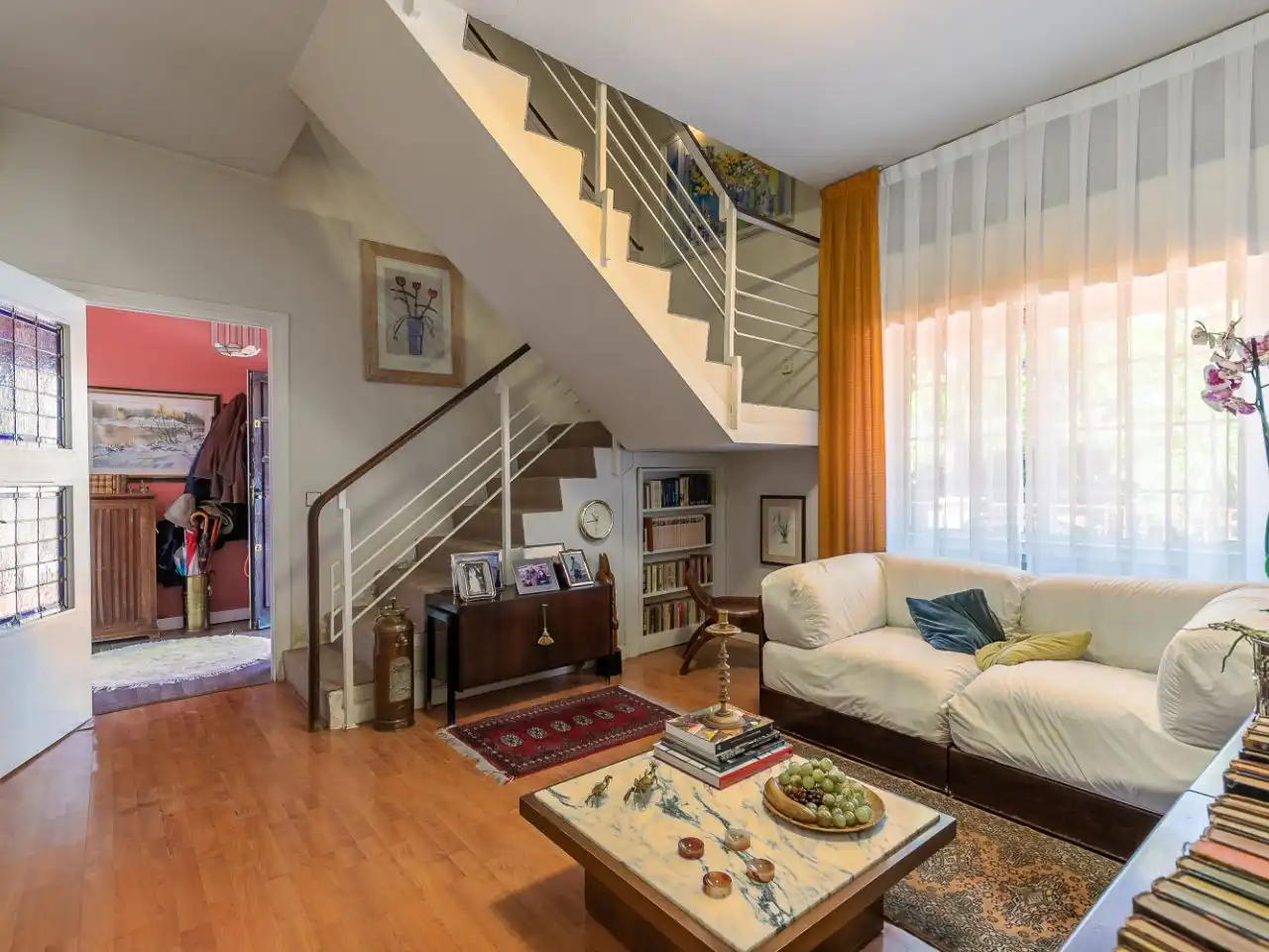 Houses for sale in Mirasierra Living room of Houses for sale in Madrid with Heating, Private garden and Parquet flooring