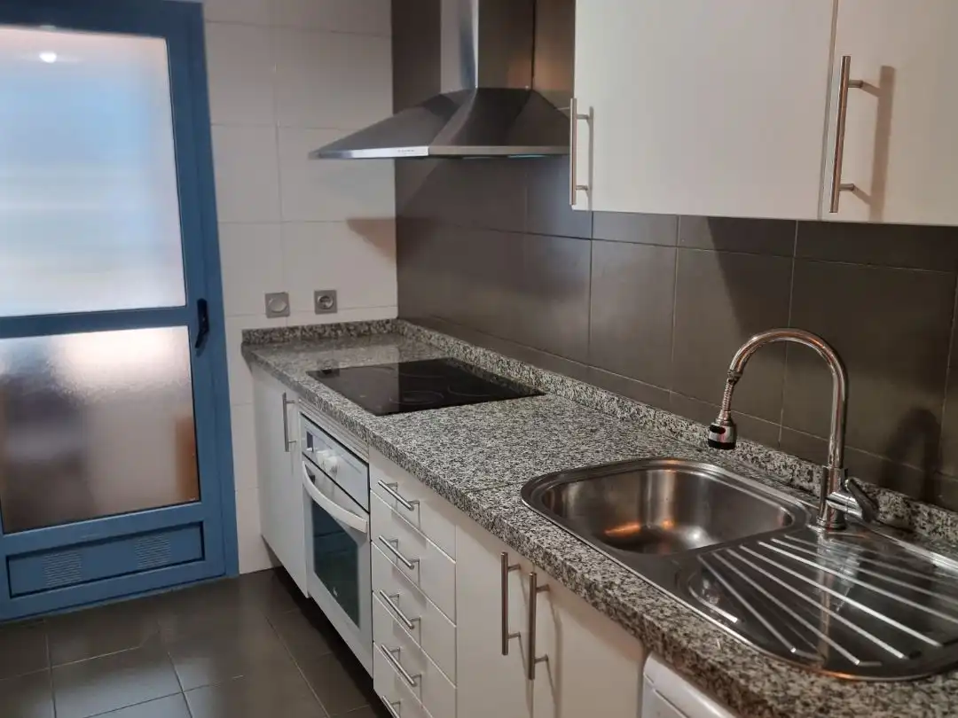 Flat for rent in Calle Mencía Calderón, 10, El Cónsul - Ciudad Universitaria - El Romeral