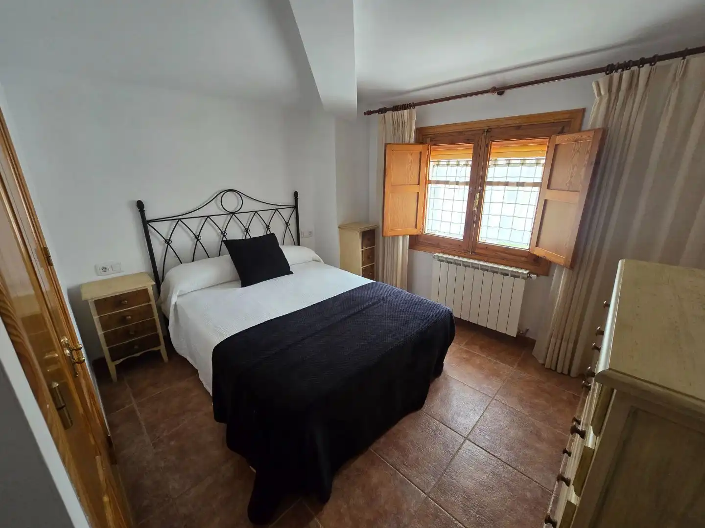 Habitación de Piso de alquiler en Alcoroches con Amueblado