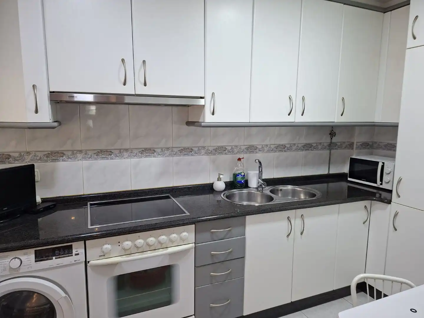 Piso de alquiler en Rúa do Cruceiro da Coruña, 24, San Lázaro - Meixonfrío Cocina de Piso de alquiler en Santiago de Compostela con Parquet, Trastero y Amueblado