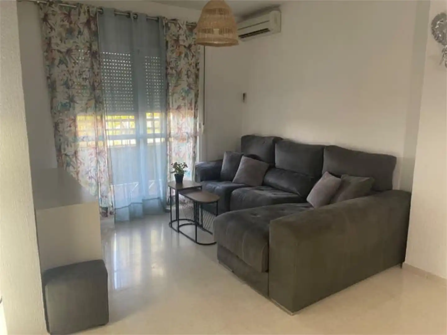 Flat for rent in Chapín - Campus Universitario - Navinco Living room of Flat for rent in Jerez de la Frontera with Heating, Terrace and Swimming Pool