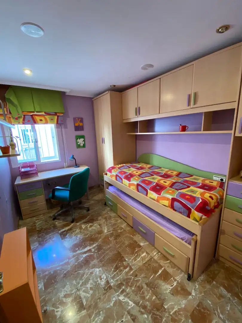 Habitación de Piso en venta en Almería con Aire acondicionado, Calefacción y Jardín privado