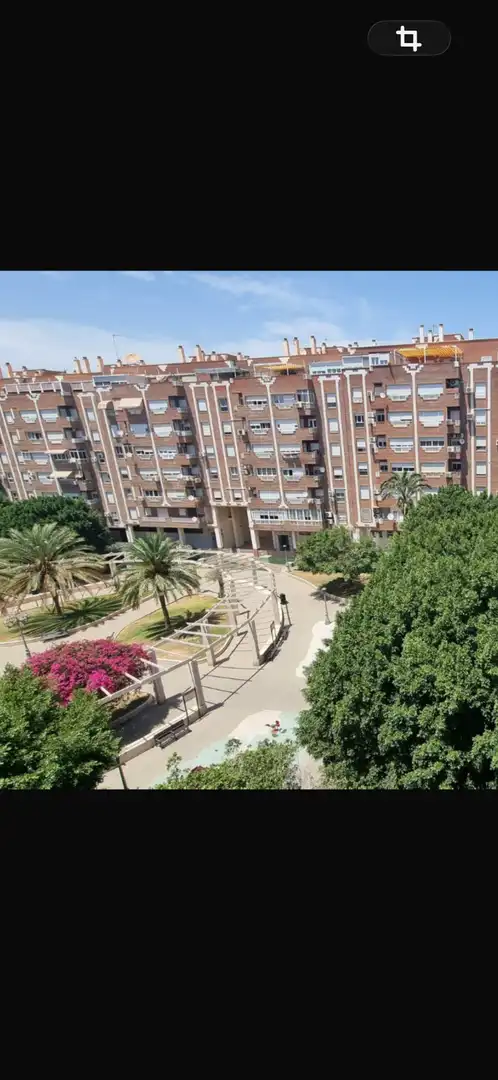 Vista exterior de Piso en venta en Almería con Aire acondicionado, Calefacción y Jardín privado