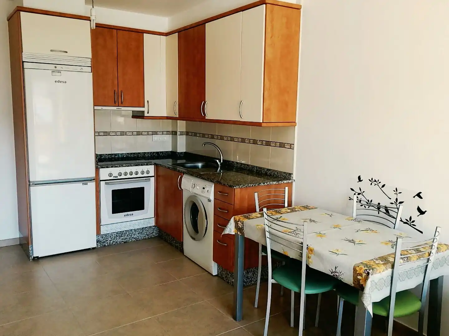 Wohnung zur Miete in Estrada Xeral Cabo de Cruz Pesqueira, 59, Boiro Küche von Wohnung zur Miete in Boiro mit Heizung, Parkett und Abstellraum
