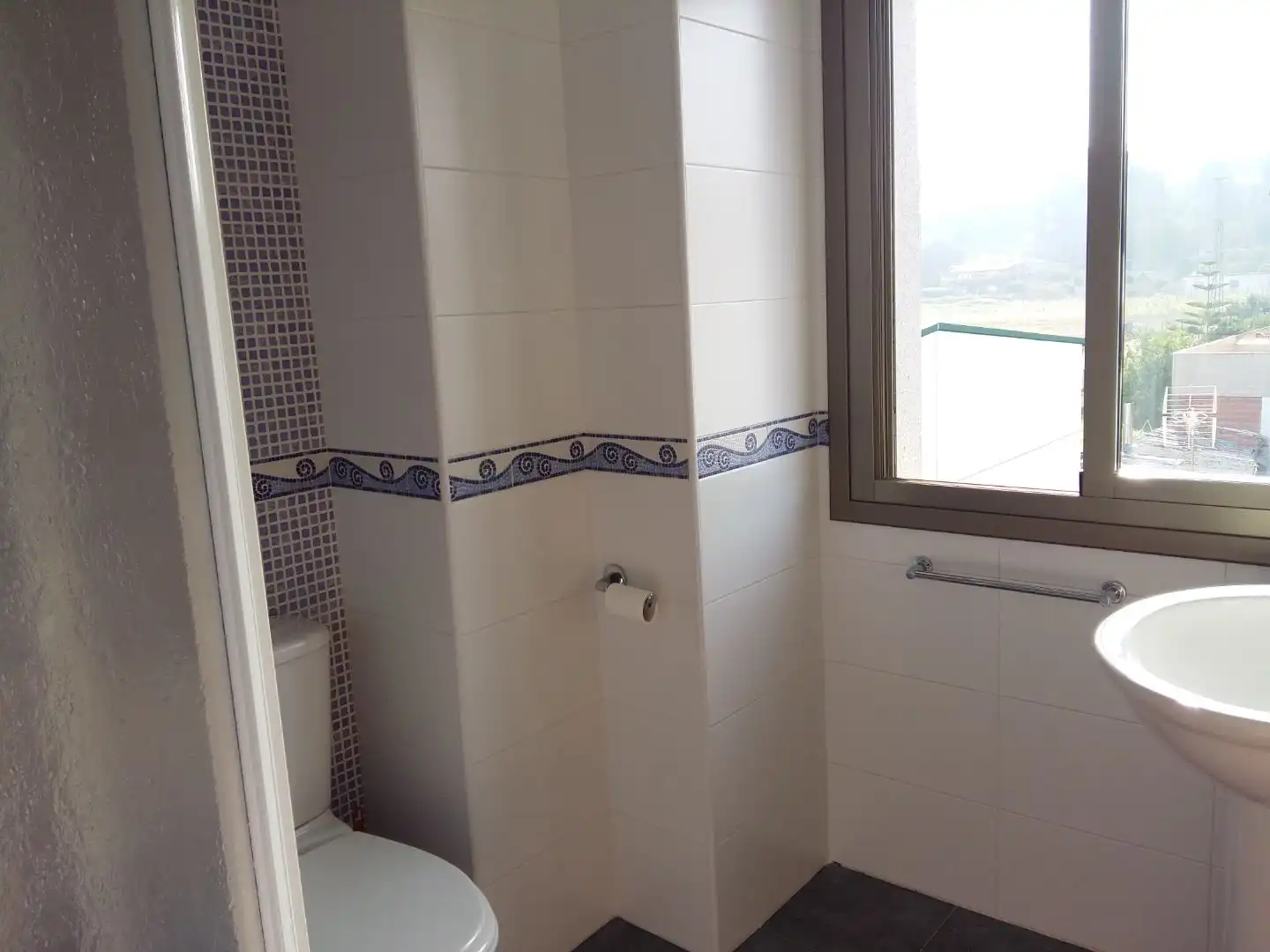 Wohnung zur Miete in Estrada Xeral Cabo de Cruz Pesqueira, 59, Boiro Badezimmer von Wohnung zur Miete in Boiro mit Heizung, Parkett und Abstellraum