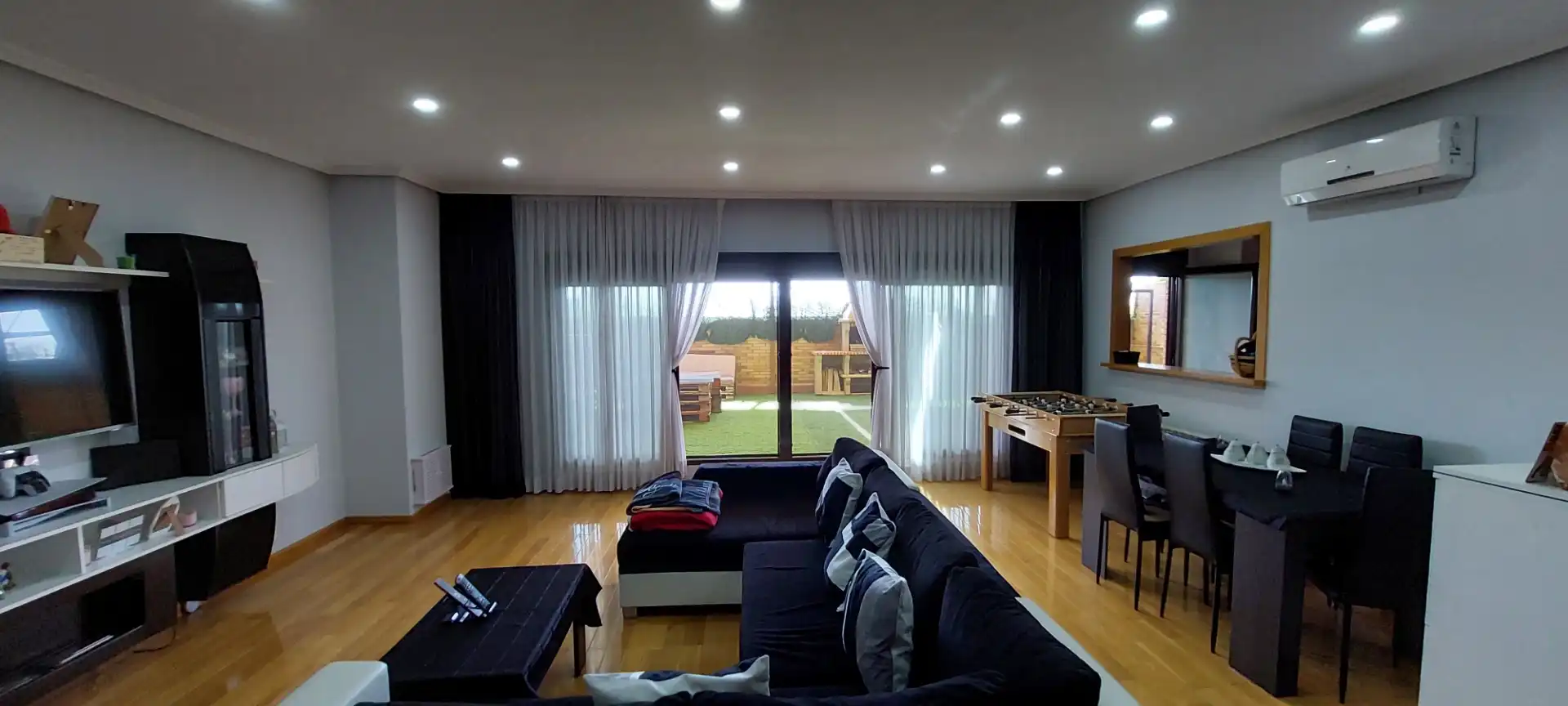 Ático en venta en Calle El Bosco, 2, El Quiñón Sala de estar de Ático en venta en Seseña con Aire acondicionado, Calefacción y Jardín privado
