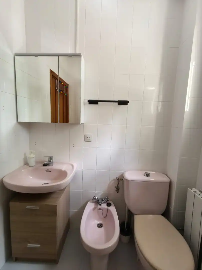Bathroom of Flat for rent in Madrid  with Air Conditioner, Heating and Terrace