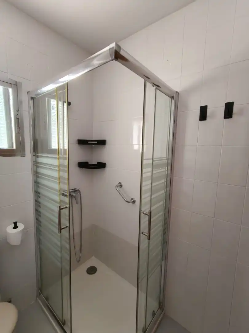 Bathroom of Flat for rent in Madrid  with Air Conditioner, Heating and Terrace