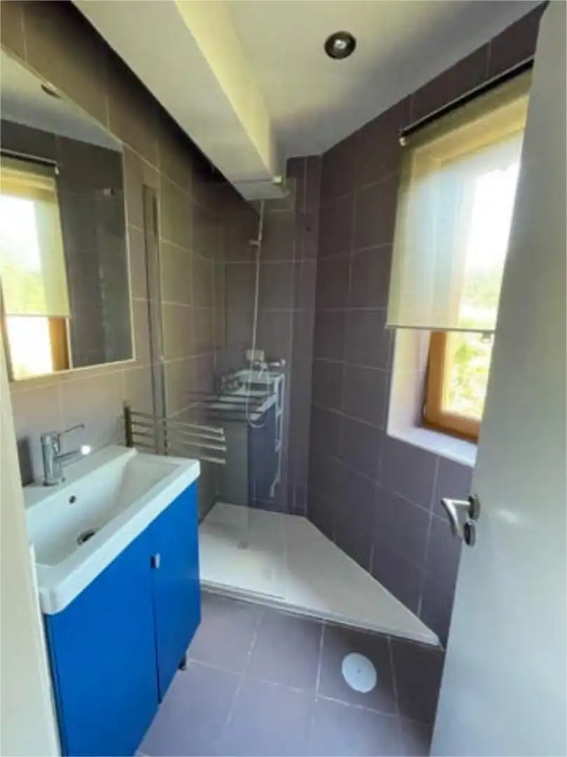 Badezimmer von Wohnungen zur Miete in Cabanas mit Heizung, Privatgarten und Terrasse