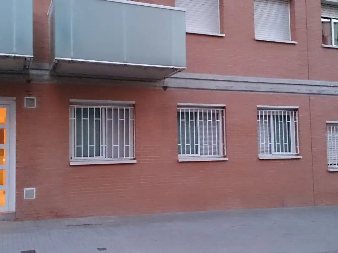 Außenansicht von Wohnung zum Verkauf in Manresa mit Klimaanlage, Terrasse und Schwimmbad