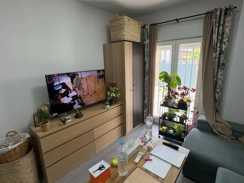 Piso en venta en Calle Álamos, 27, Residencial Triana - Barrio Alto Sala de estar de Piso en venta en Las Gabias con Aire acondicionado, Calefacción y Parquet