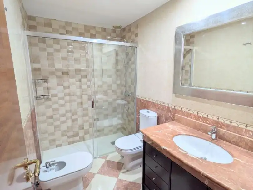 Baño de Ático de alquiler en Arrecife con Parquet, Amueblado y Videoportero