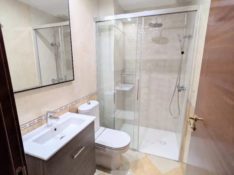 Baño de Ático de alquiler en Arrecife con Parquet, Amueblado y Videoportero