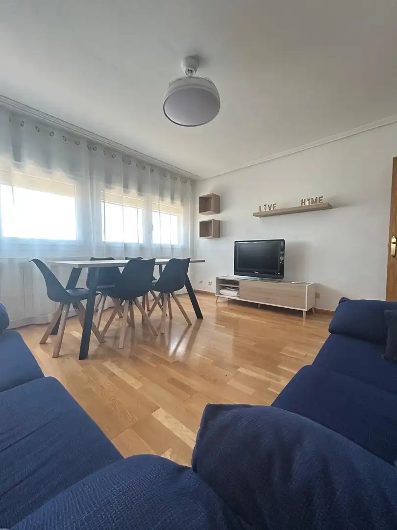 Sala d'estar de Pis per a compartir en Zaragoza amb Calefacció, Parquet i Traster