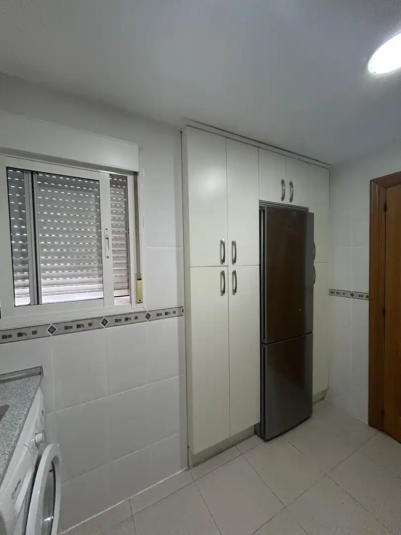 Cuina de Pis per a compartir en Zaragoza amb Calefacció, Parquet i Traster