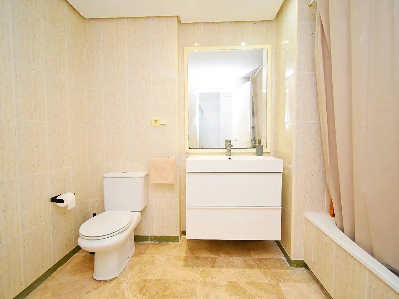 Baño de Piso en venta en El Ejido con Aire acondicionado y Terraza