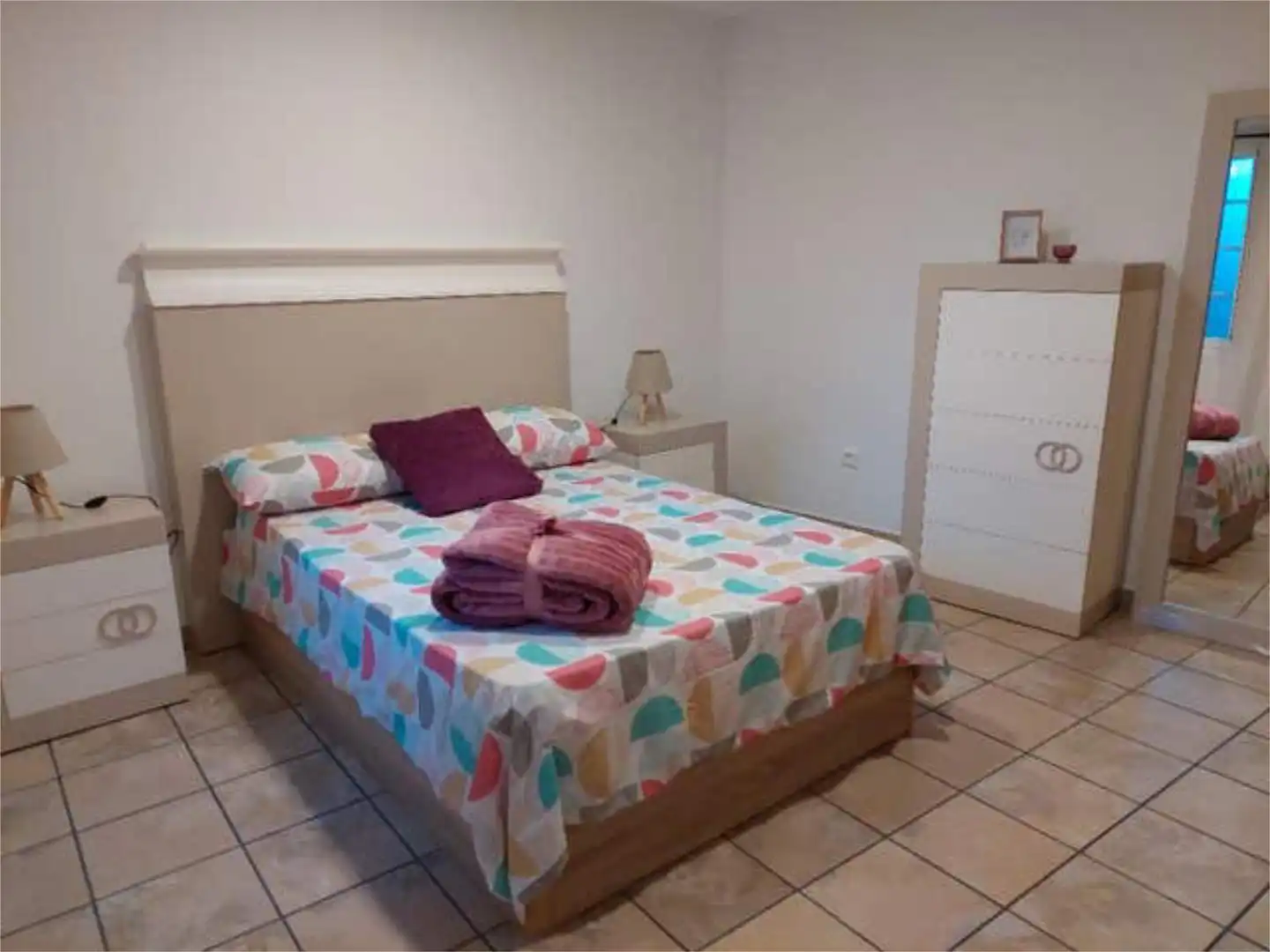 Dormitori de Casa o xalet de lloguer en Boiro amb Calefacció, Terrassa i Moblat
