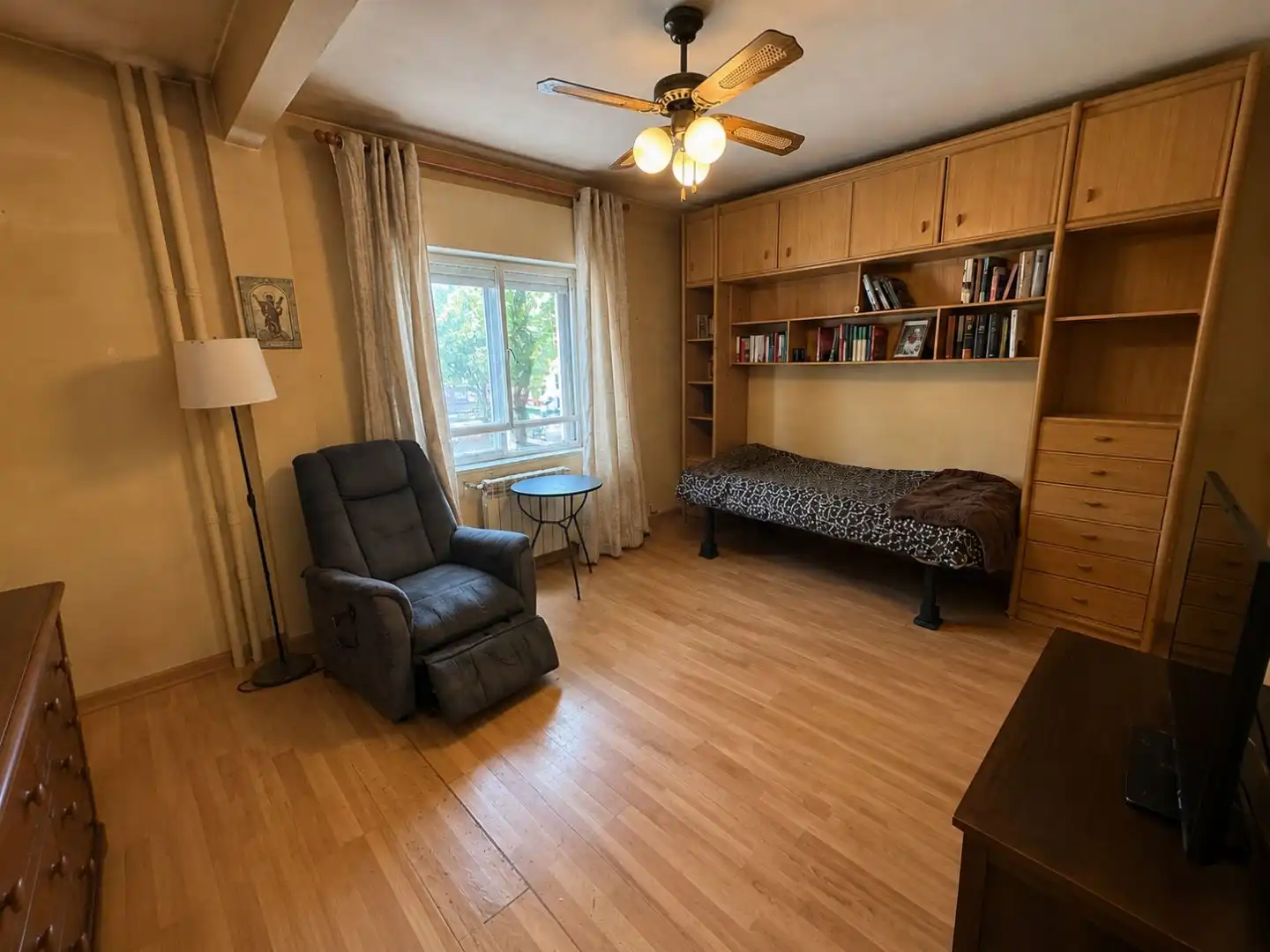Bedroom of Flat for sale in Madrid  with Heating, Parquet flooring and Terrace