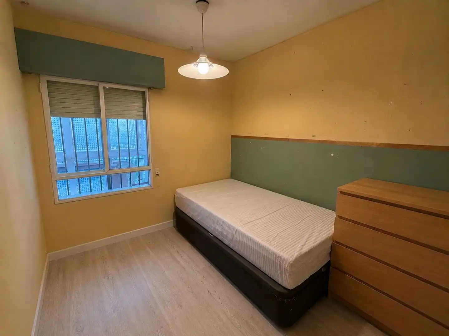 Bedroom of Flat for sale in Madrid  with Heating, Parquet flooring and Terrace