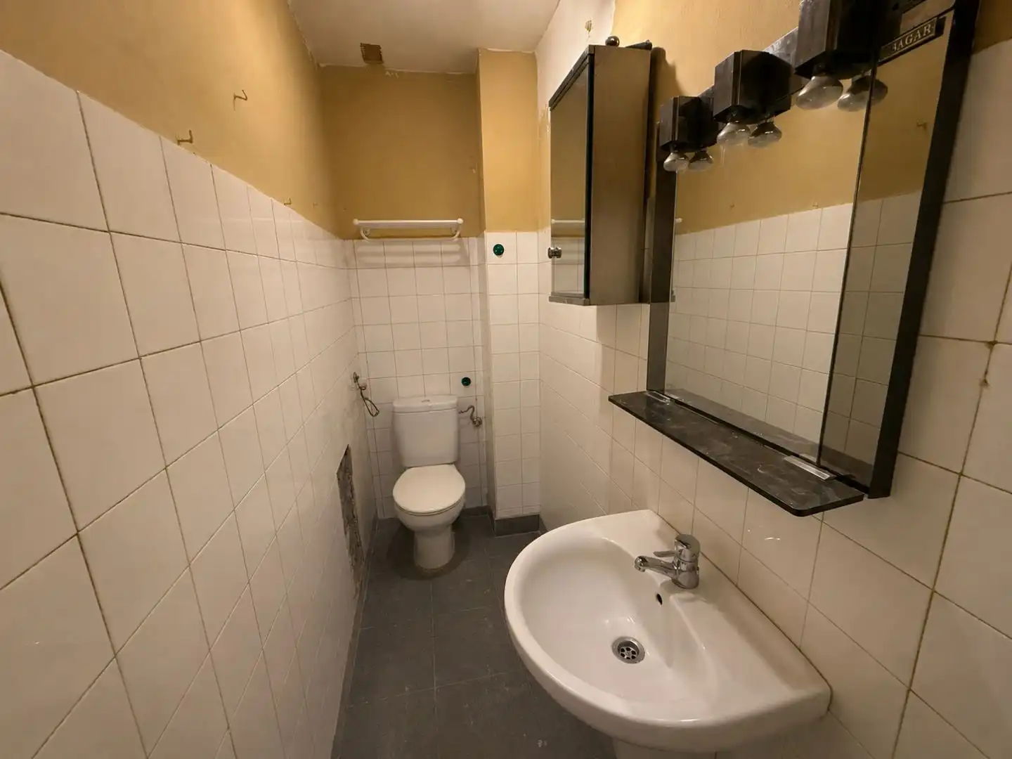 Bathroom of Flat for sale in Madrid  with Heating, Parquet flooring and Terrace