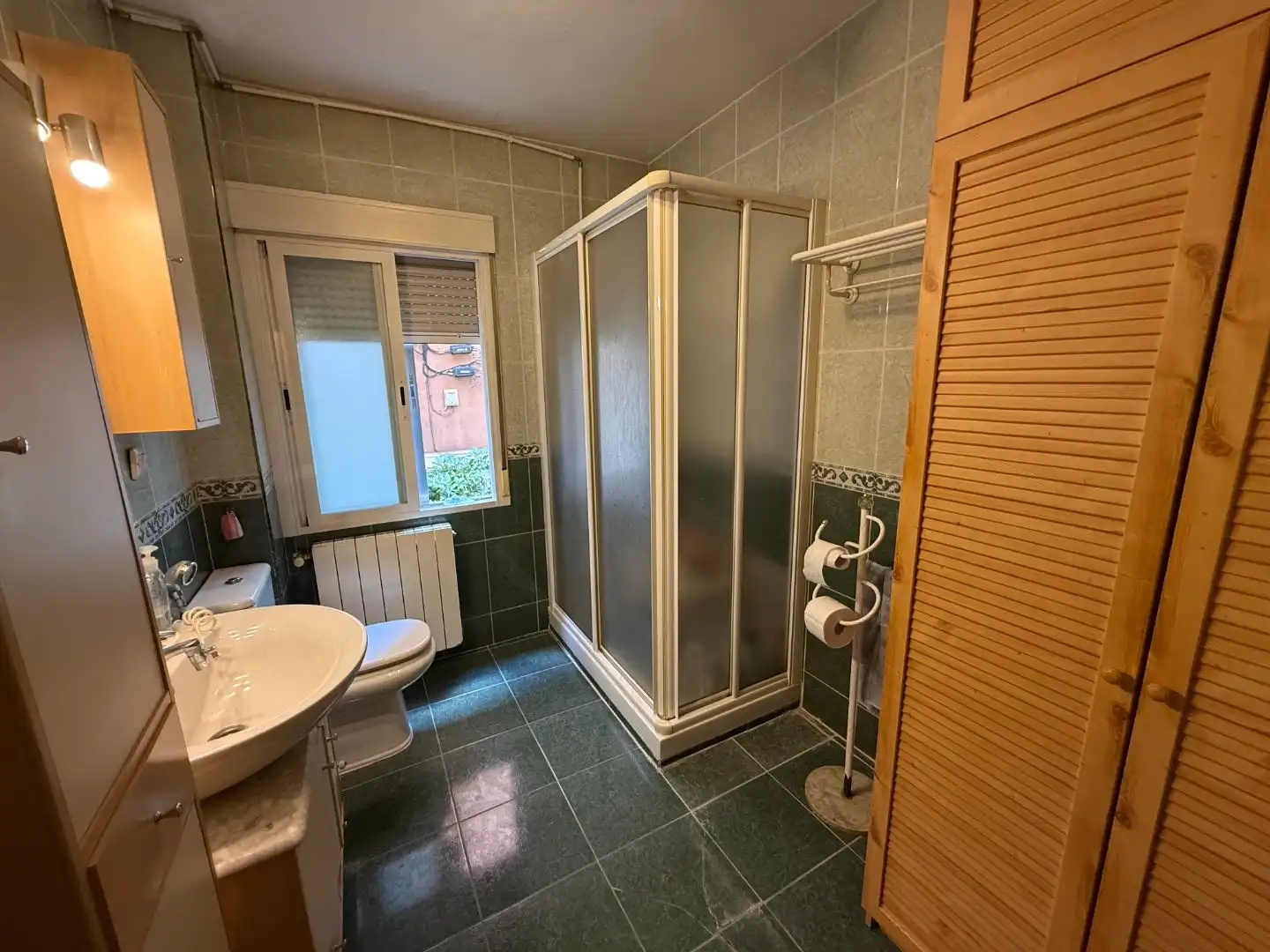 Bathroom of Flat for sale in Madrid  with Heating, Parquet flooring and Terrace