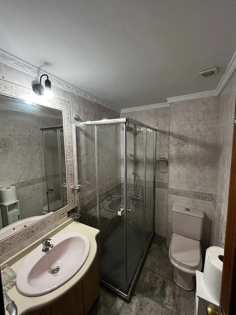 Piso de alquiler en Avenida Virgen de Fátima, 21, Fátima - Levante Baño de Piso de alquiler en Córdoba Capital con Aire acondicionado, Terraza y Balcón
