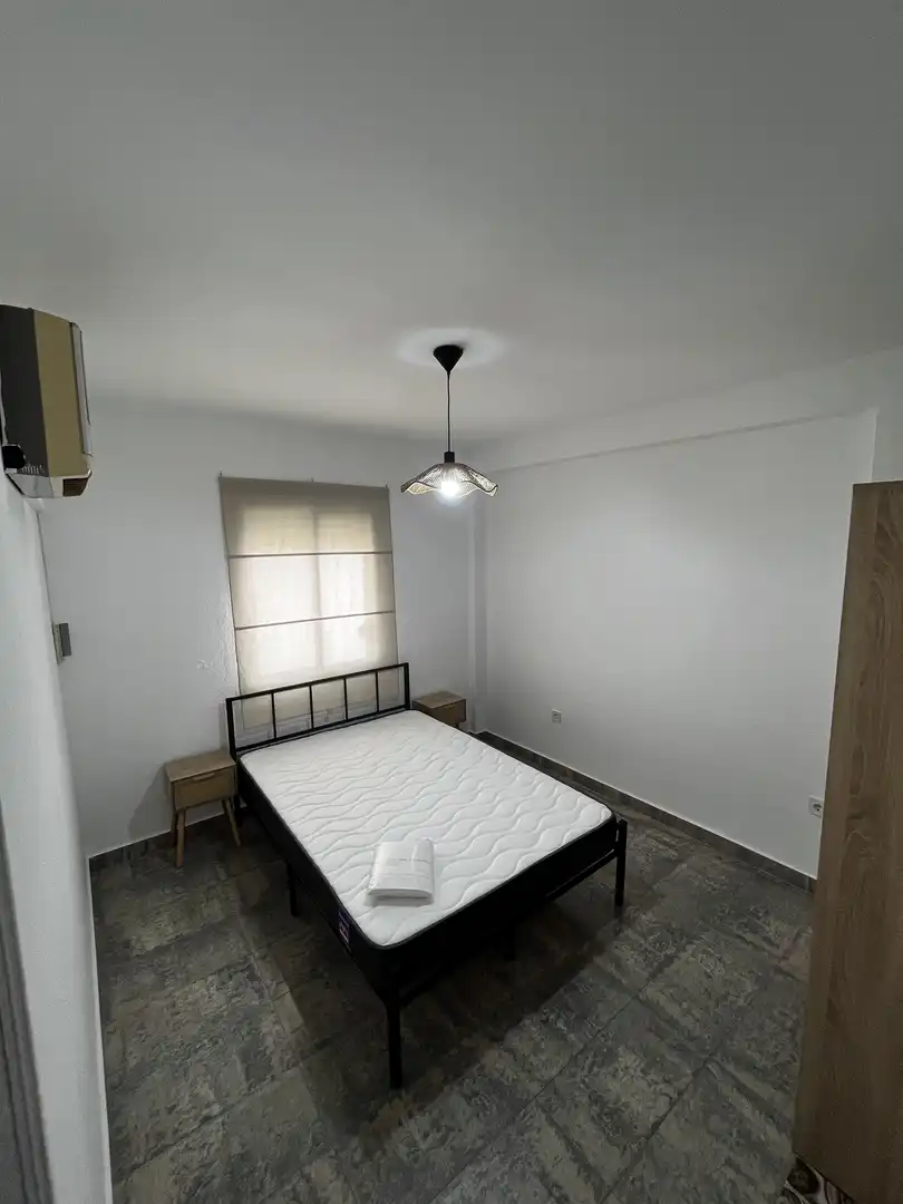 Piso de alquiler en Avenida Virgen de Fátima, 21, Fátima - Levante Habitación de Piso de alquiler en Córdoba Capital con Aire acondicionado, Terraza y Balcón