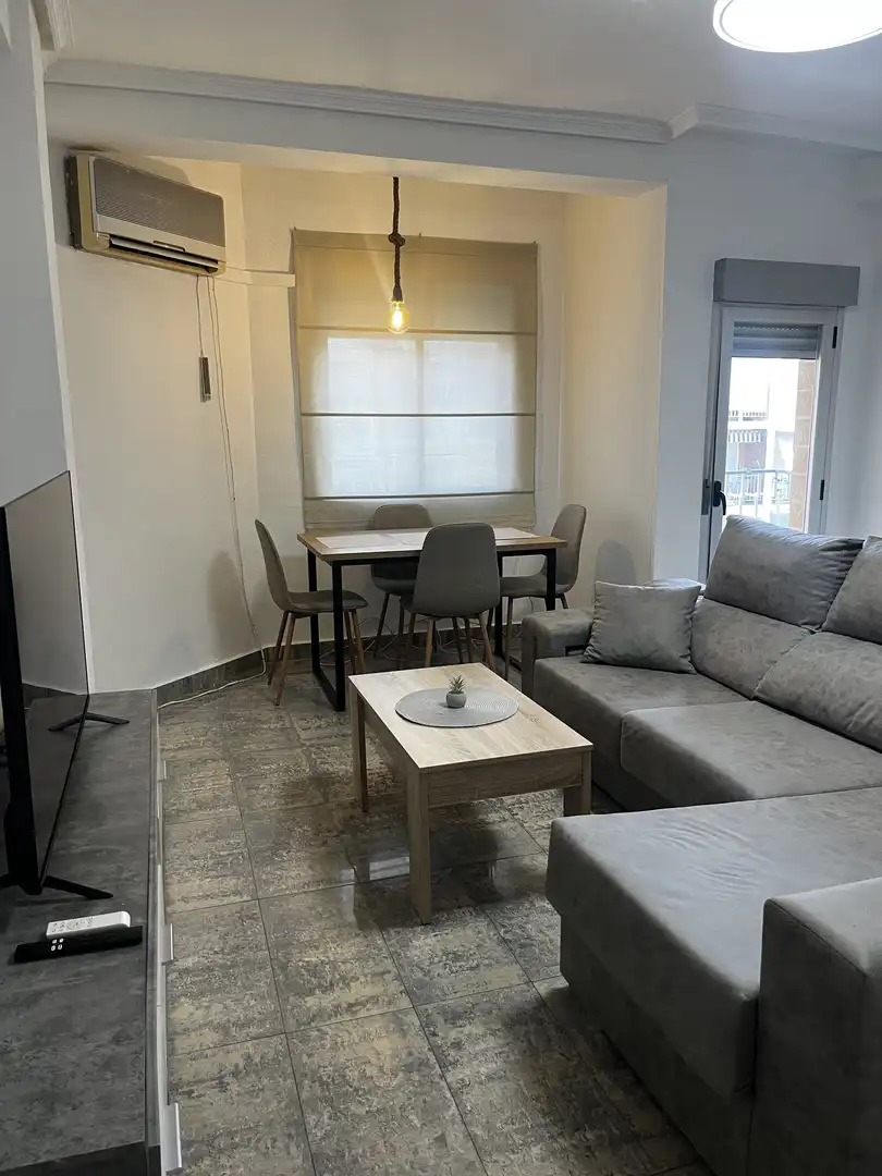 Piso de alquiler en Avenida Virgen de Fátima, 21, Fátima - Levante Comedor de Piso de alquiler en Córdoba Capital con Aire acondicionado, Terraza y Balcón
