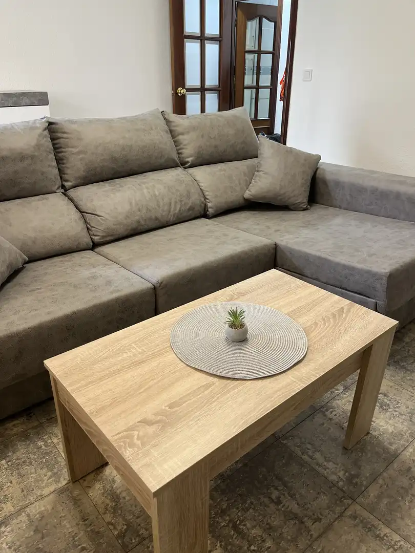 Piso de alquiler en Avenida Virgen de Fátima, 21, Fátima - Levante Sala de estar de Piso de alquiler en Córdoba Capital con Aire acondicionado, Terraza y Balcón
