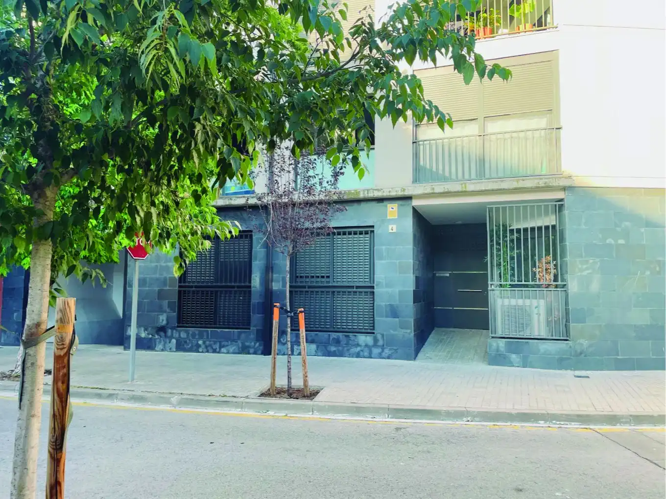 Pis en venda a Carrer de Cadaqués, 4, Figueres Vista exterior de Pis en venda en Figueres amb Aire condicionat i Terrassa