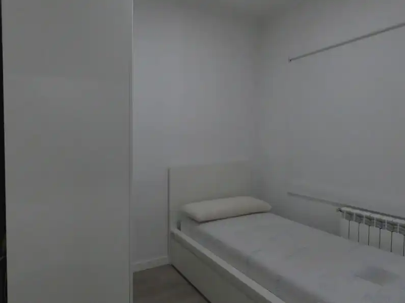 Flat for rent in Sagrada Família Bedroom of Flat for rent in Barcelona with Air Conditioner, Heating and Parquet flooring