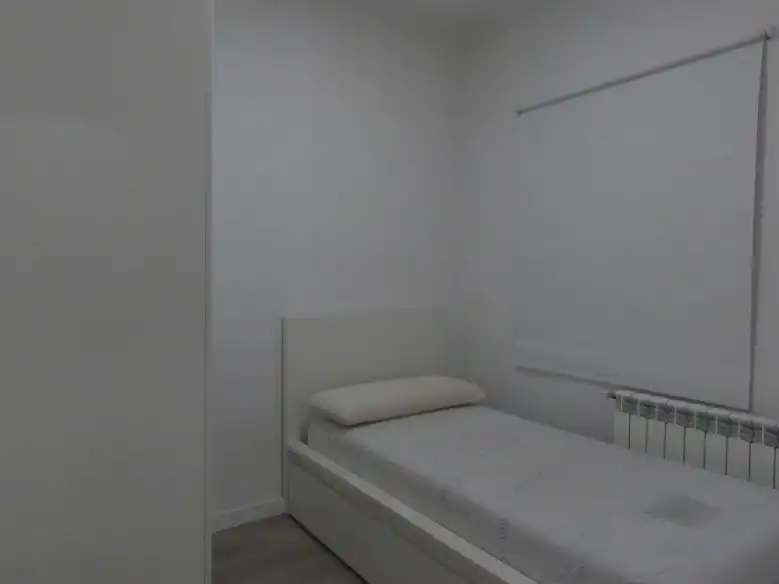 Flat for rent in Sagrada Família Bedroom of Flat for rent in Barcelona with Air Conditioner, Heating and Parquet flooring