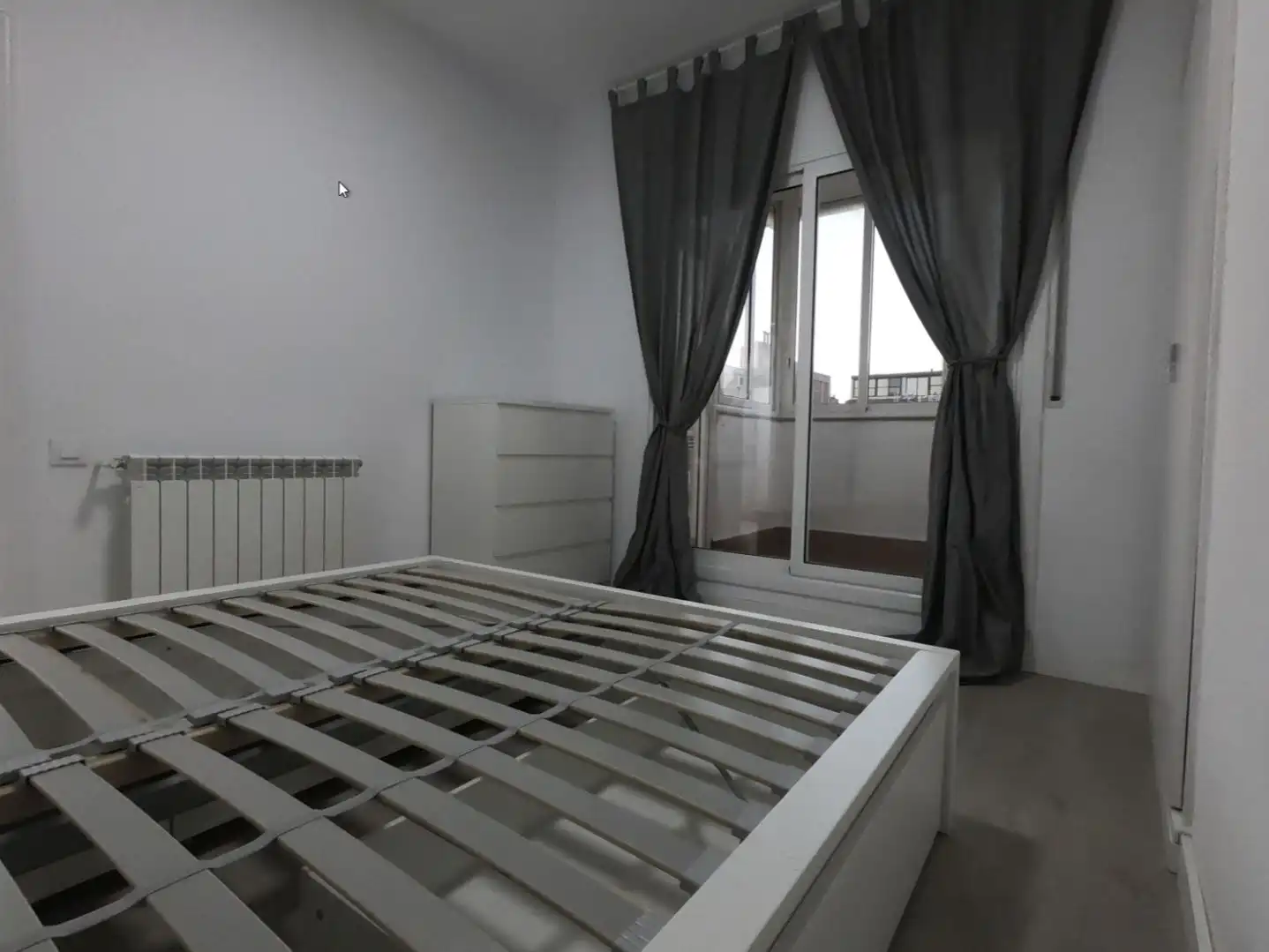 Flat for rent in Sagrada Família Bedroom of Flat for rent in Barcelona with Air Conditioner, Heating and Parquet flooring