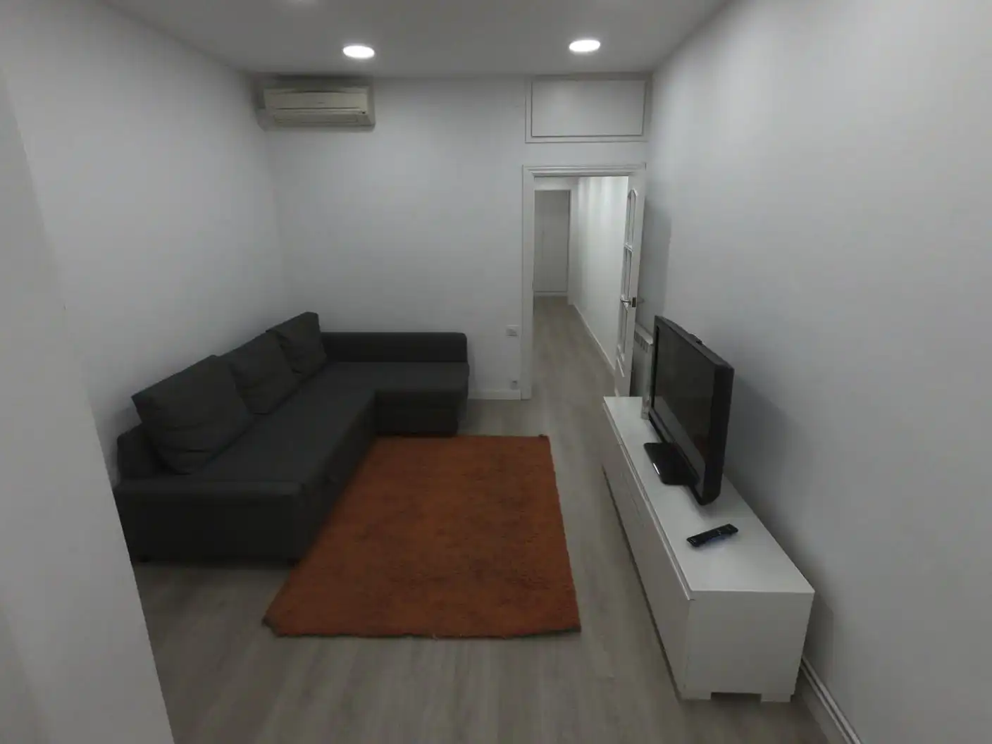 Flat for rent in Sagrada Família Living room of Flat for rent in Barcelona with Air Conditioner, Heating and Parquet flooring