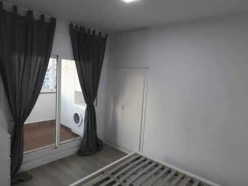 Flat for rent in Sagrada Família Bedroom of Flat for rent in Barcelona with Air Conditioner, Heating and Parquet flooring