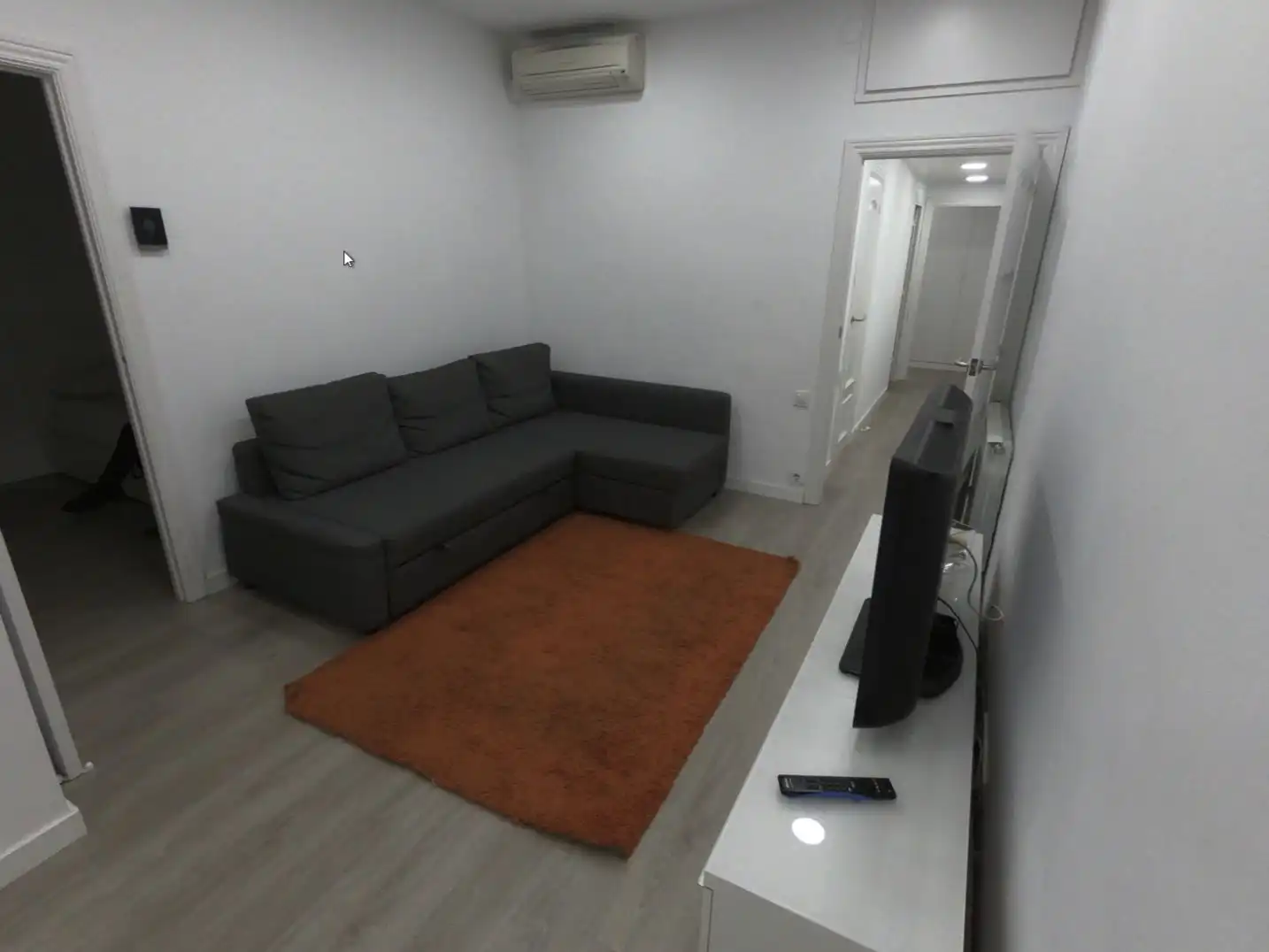 Flat for rent in Sagrada Família Living room of Flat for rent in Barcelona with Air Conditioner, Heating and Parquet flooring