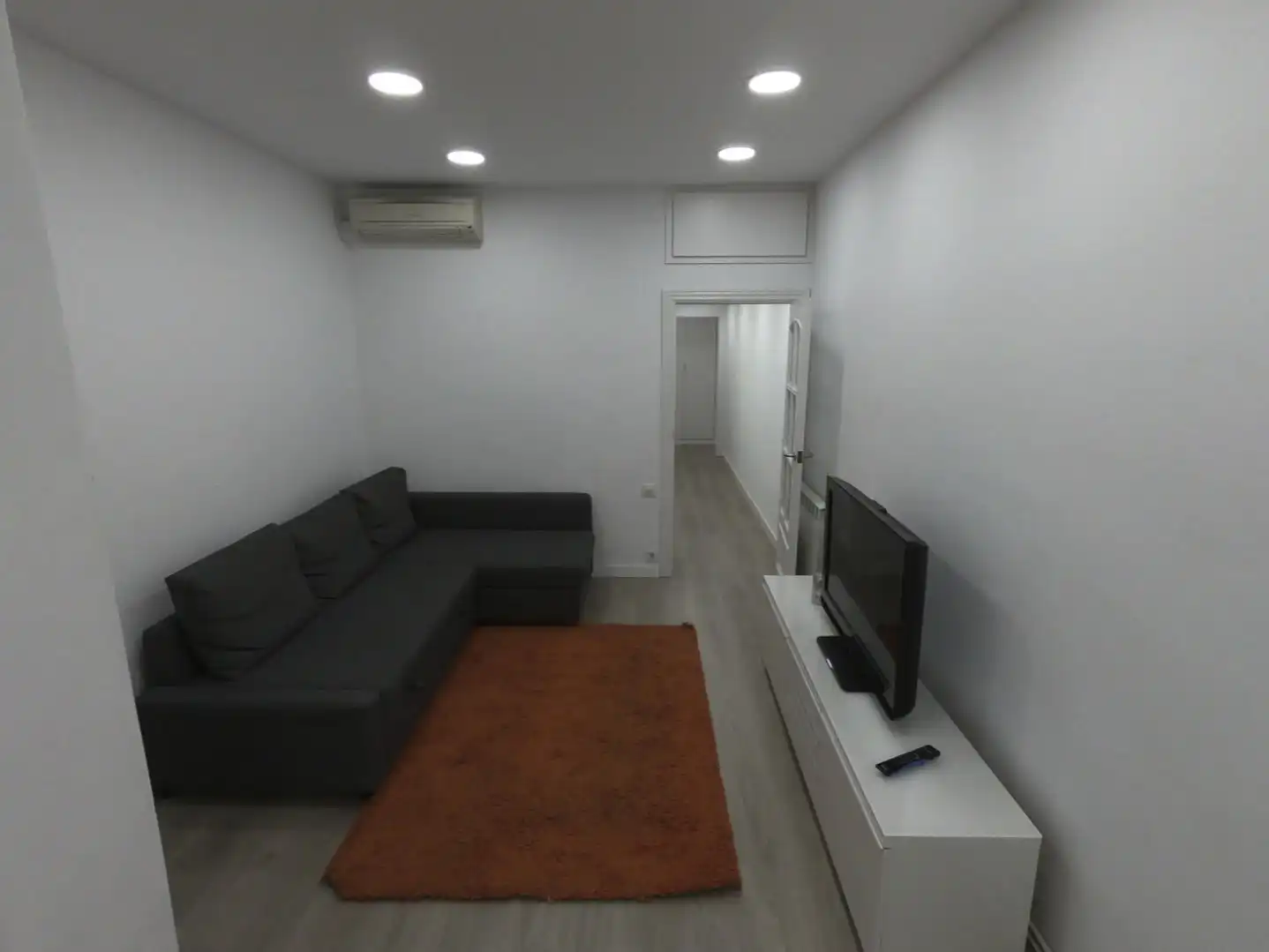 Flat for rent in Sagrada Família Living room of Flat for rent in Barcelona with Air Conditioner, Heating and Parquet flooring