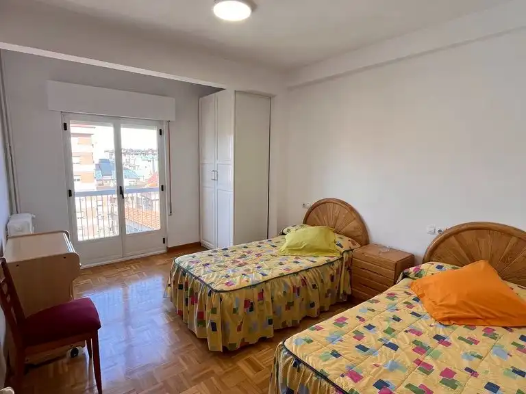 Schlafzimmer von Wohnung zur Miete in Zamora Capital  mit Heizung, Parkett und Terrasse