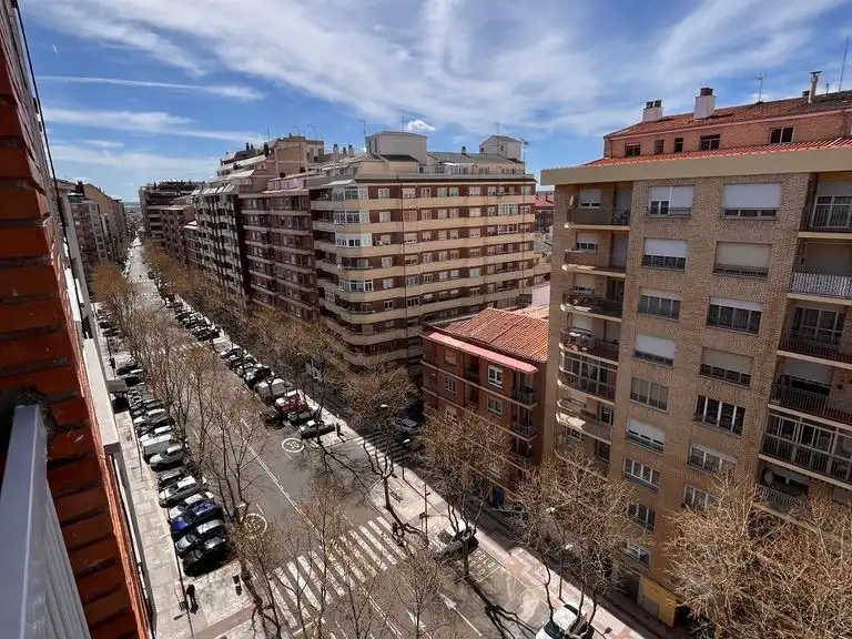 Außenansicht von Wohnung zur Miete in Zamora Capital  mit Heizung, Parkett und Terrasse